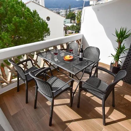 Urb Pueblo Del Parque, Luxury 2 Bedroom Apartment. Fantastic Location. Benalmádena