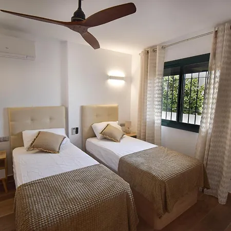 Apartamento Urb Pueblo Del Parque, Luxury 2 Bedroom Apartment. Fantastic Location.