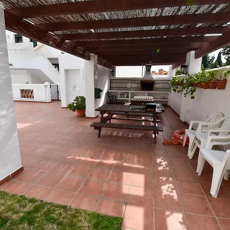 Urb Pueblo Del Parque, Luxury 2 Bedroom Apartment. Fantastic Location. Benalmádena